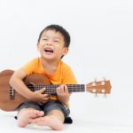 061827200_1543206008-Berapa-Usia-Ideal-Si-Kecil-Belajar-Musik-By-HTU-shutterstock