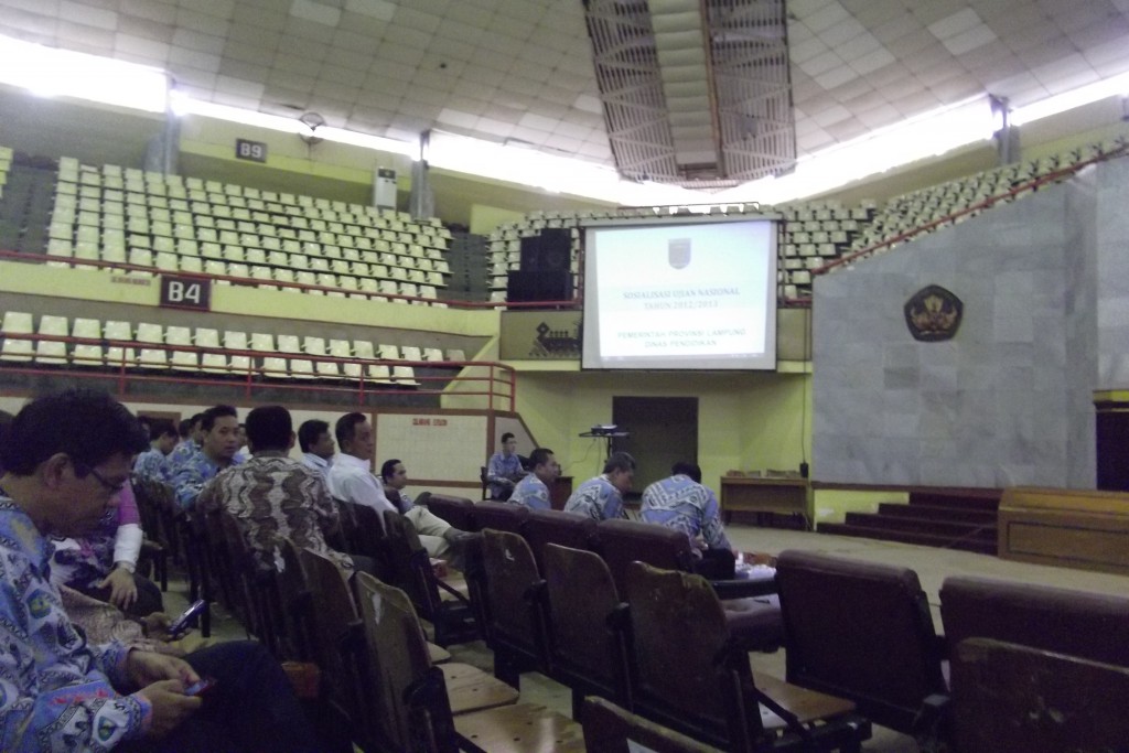 File sosialisasi UNAS yang ditayangkan di layar amat perlu dibawa oleh setiap pengawas.